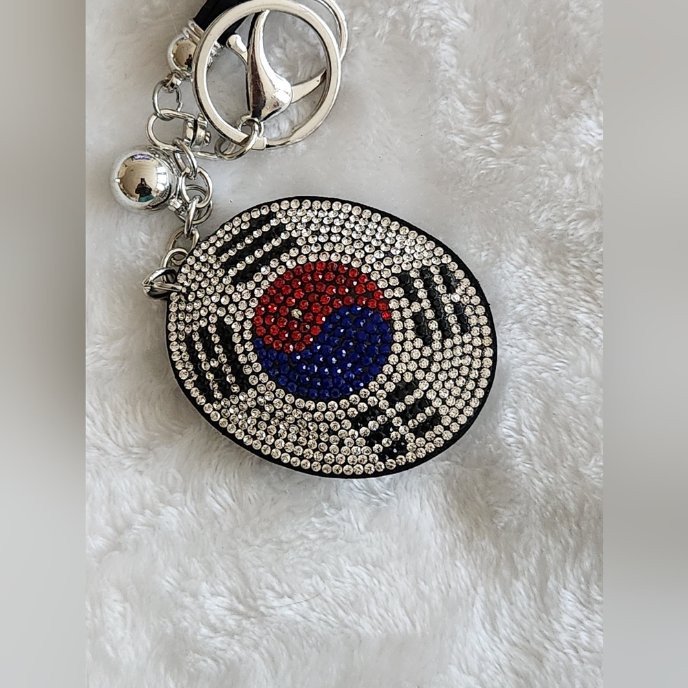 South Korea Flag Elegant Rhinestone Keychain Bag Charm - Picture 5 of 5